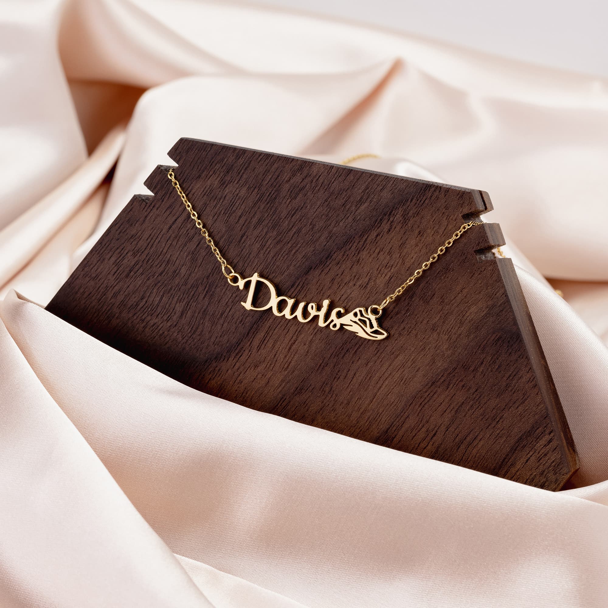 Personalized_Sports_Mom_Necklace_Mockups_File.jpg_15686291